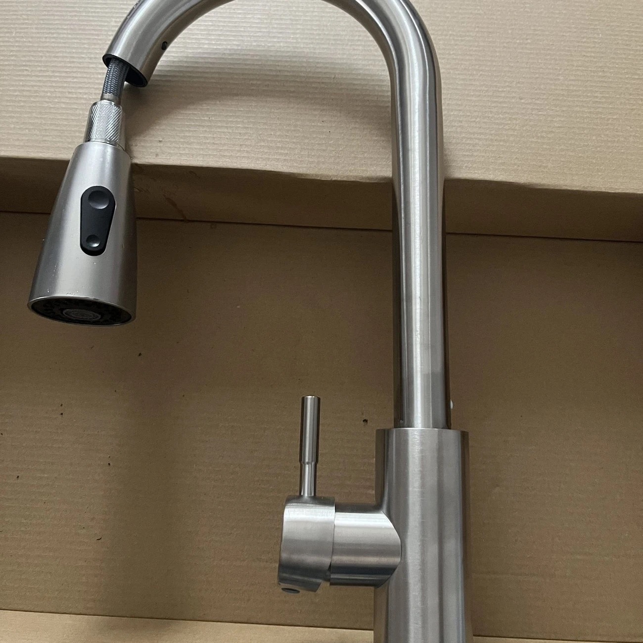 Lot de 30 Robinet de cuisine extractible – Mitigeur pivotant anti-éclaboussures avec eau chaude et froide pour évier
