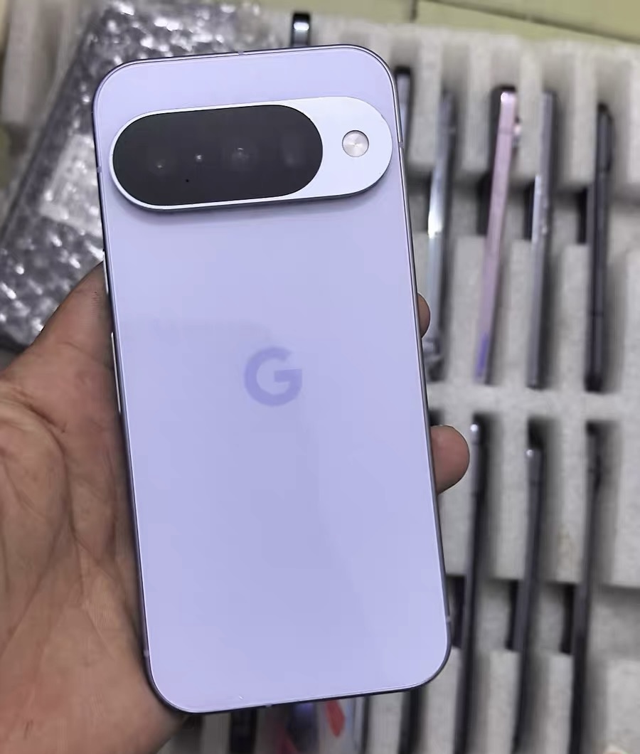 Google Pixel 10 Pro 12+128 Go – Noir – Version US – eSIM uniquement