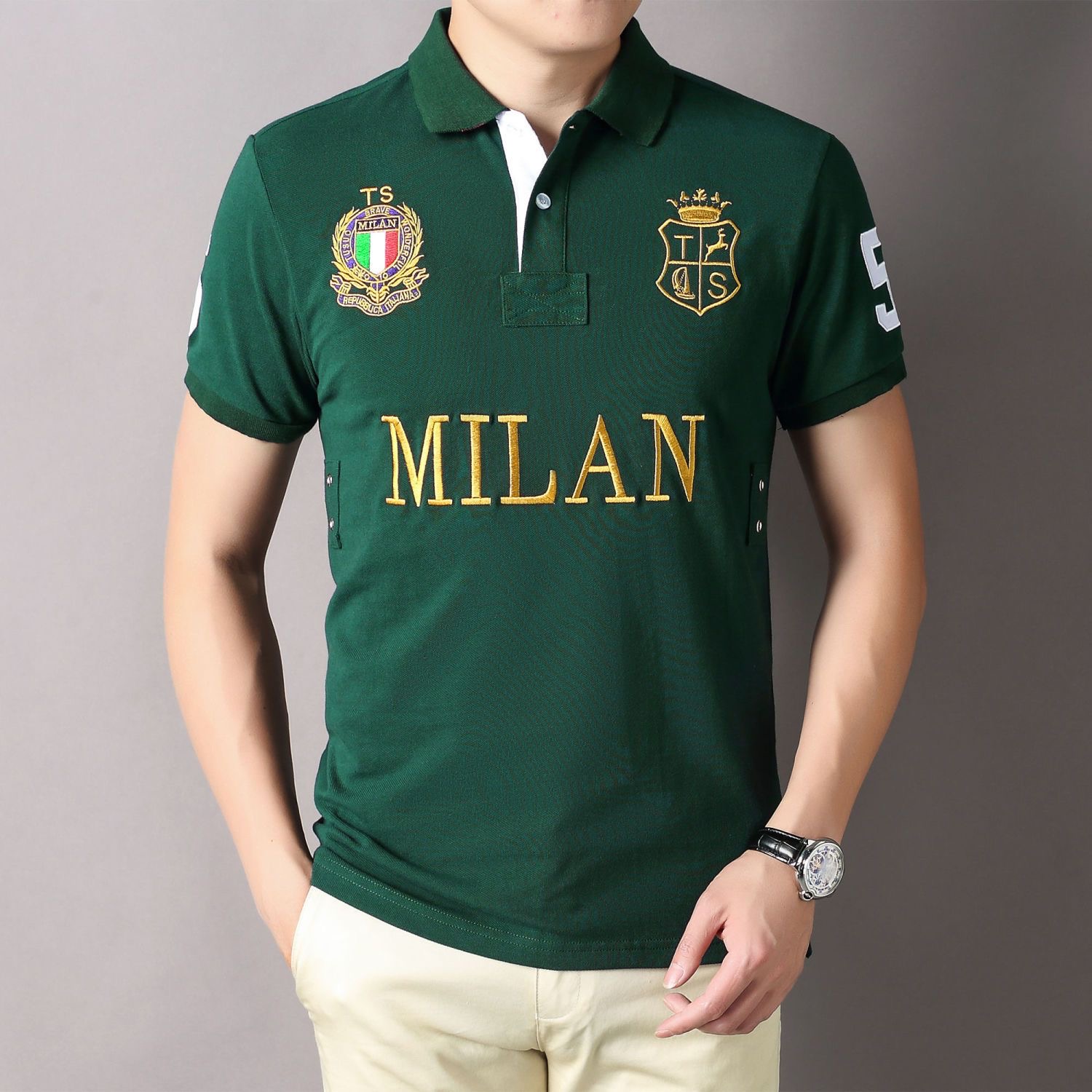 Polo ample brodé en coton piqué