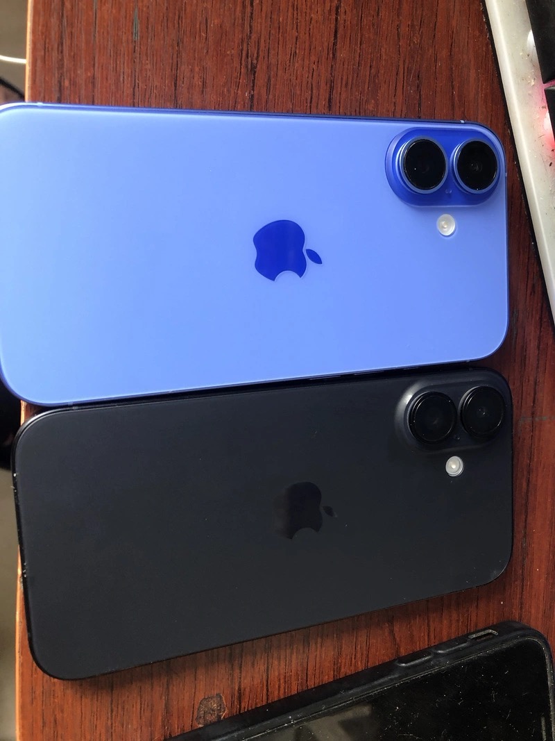 Apple iPhone 16 128 Go 5G l’écran changer mais Face ID passe